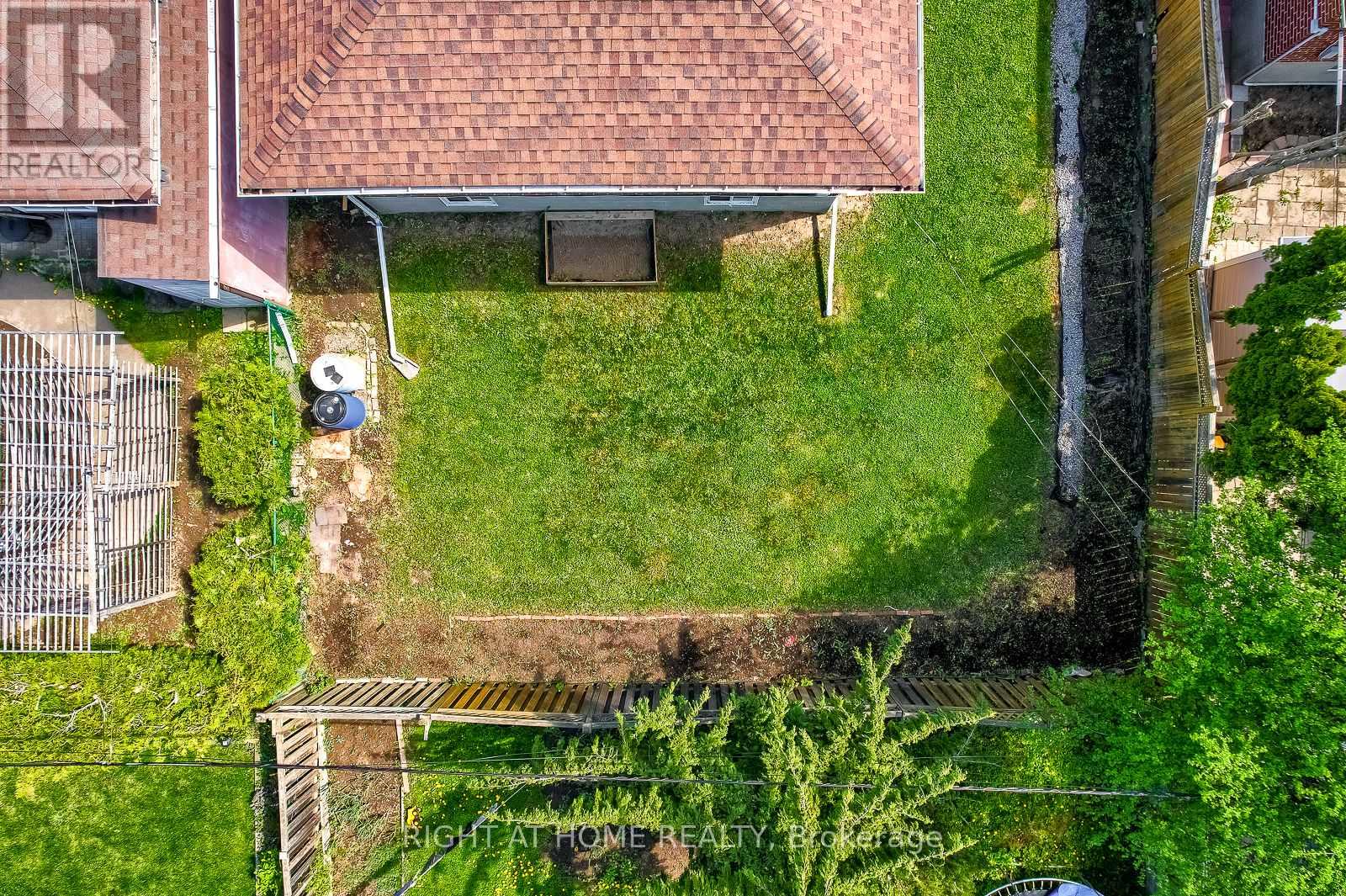 14 Amulet Street, Toronto, Ontario  M1T 2E4 - Photo 38 - E12158408