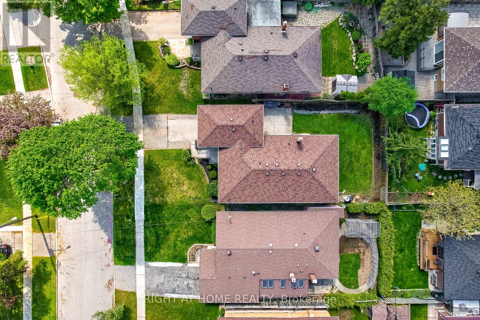 14 Amulet Street, Toronto, Ontario  M1T 2E4 - Photo 36 - E12158408