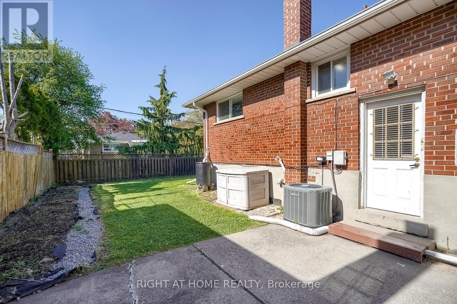 14 Amulet Street, Toronto (Tam O'shanter-Sullivan), Ontario  M1T 2E4 - Photo 35 - E12158408