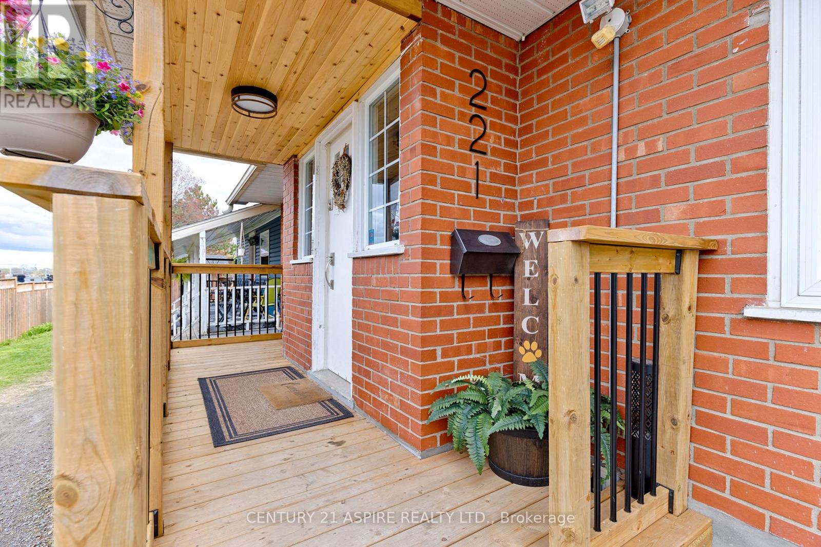 221 BELMONT AVENUE, Pembroke, Ontario