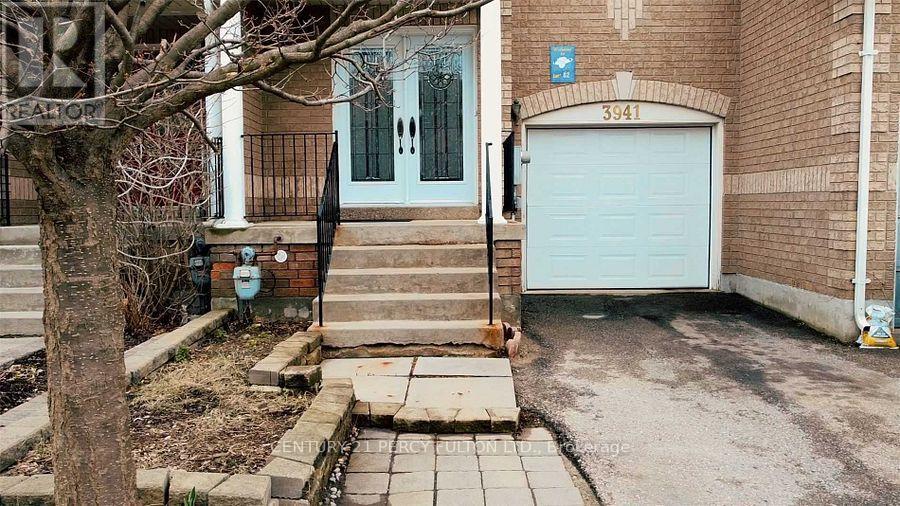 3941 Coachman Circle, Mississauga, Ontario  L5M 6R1 - Photo 3 - W12171743