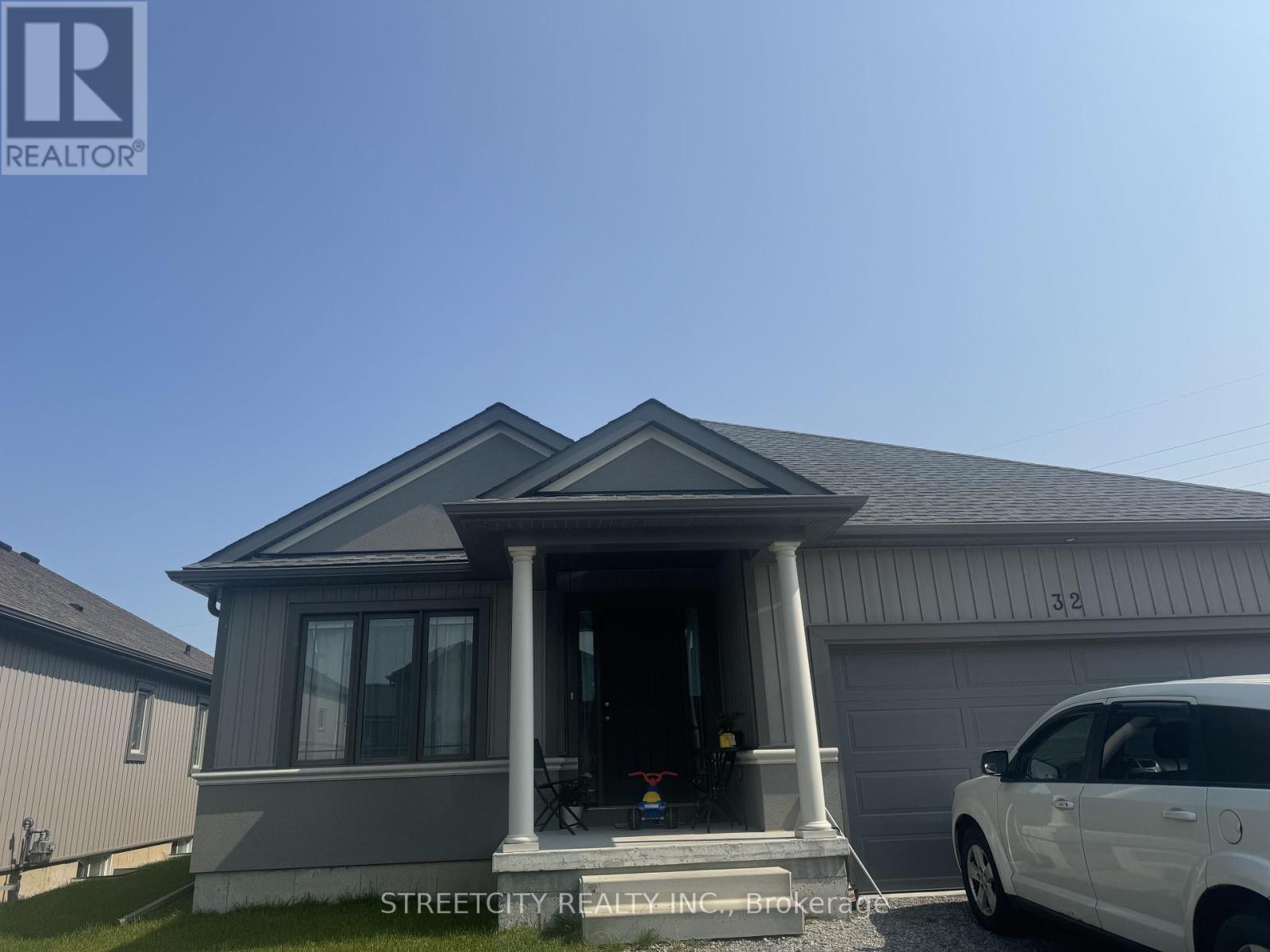 Property at 32 BOUNTY AVENUE image 2