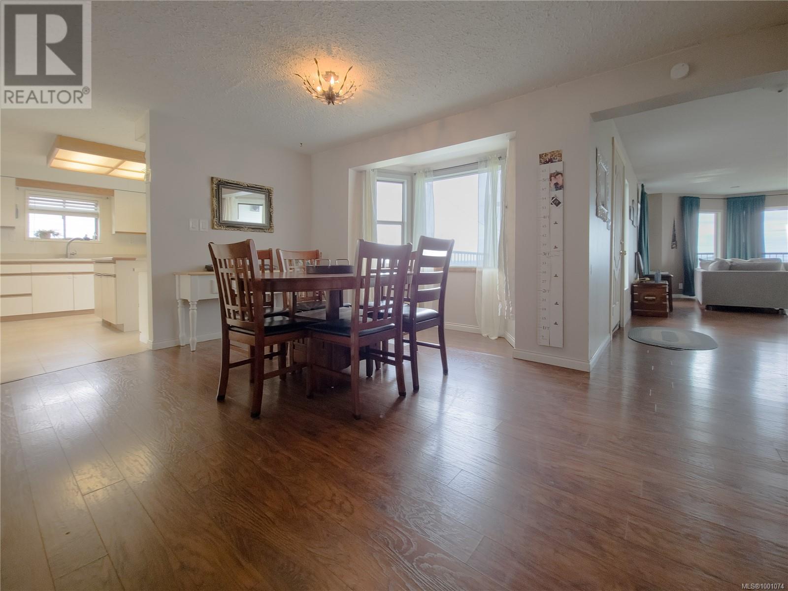 2287 Chelohsin Cres, Port Mcneill, British Columbia  V0N 2R0 - Photo 10 - 1001074