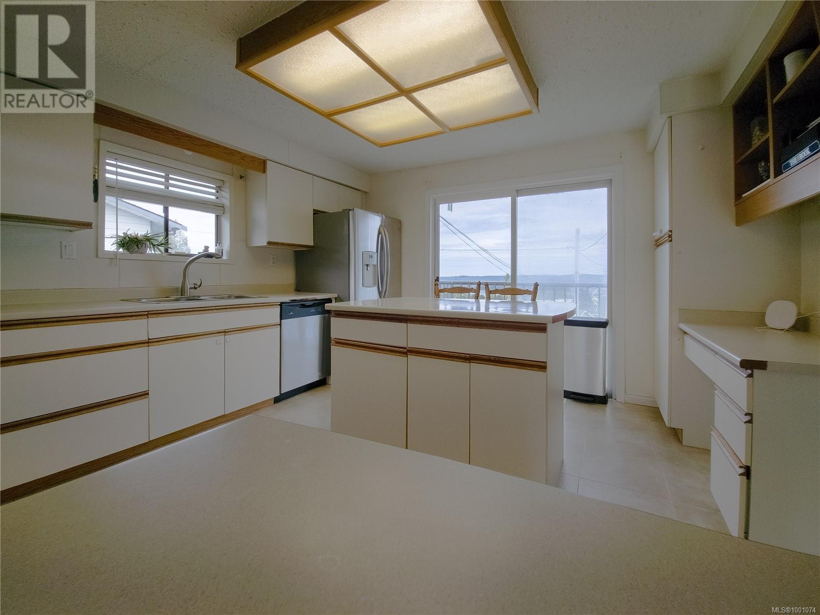 2287 Chelohsin Cres, Port Mcneill, British Columbia  V0N 2R0 - Photo 14 - 1001074