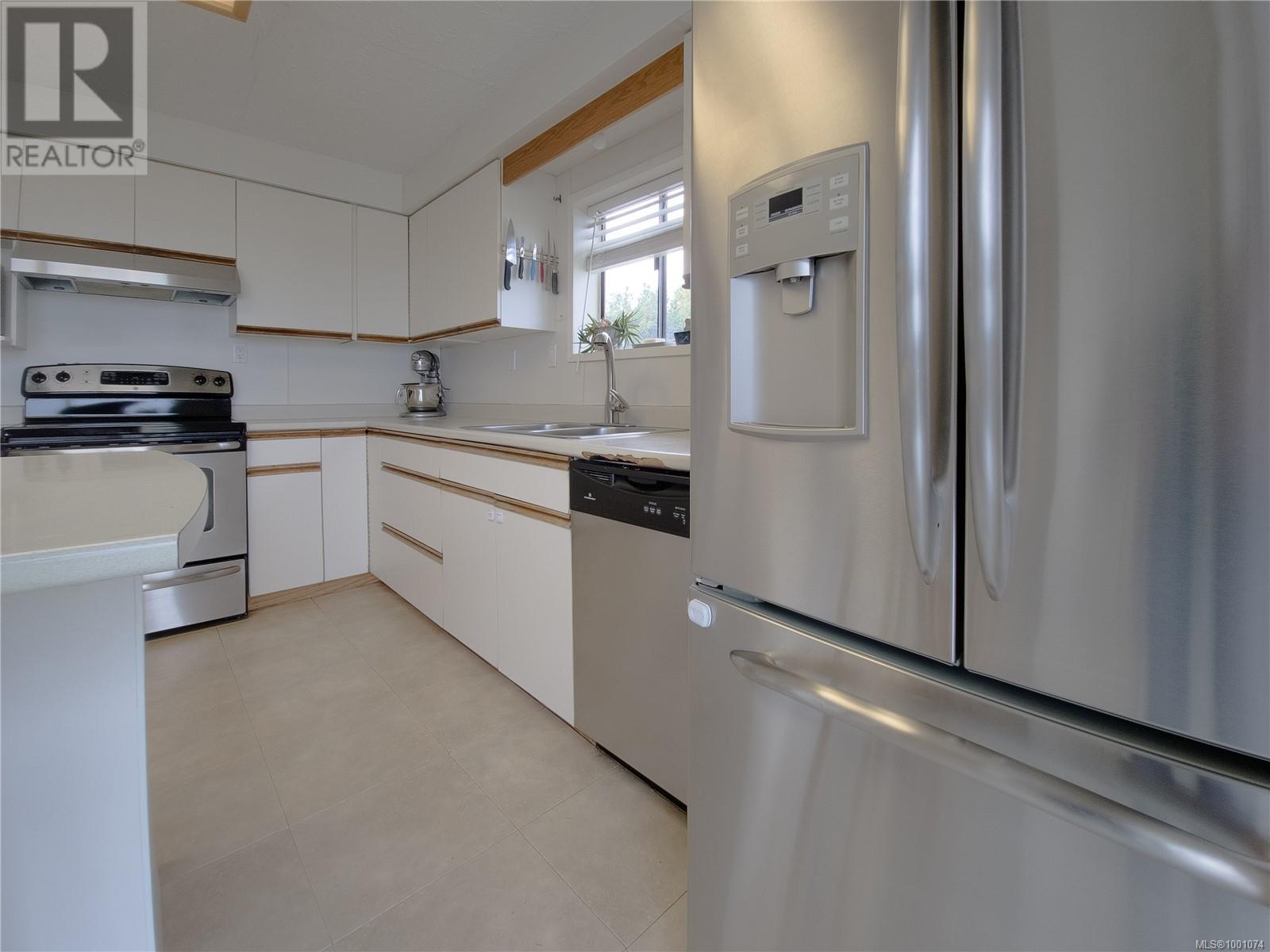 2287 Chelohsin Cres, Port Mcneill, British Columbia  V0N 2R0 - Photo 18 - 1001074