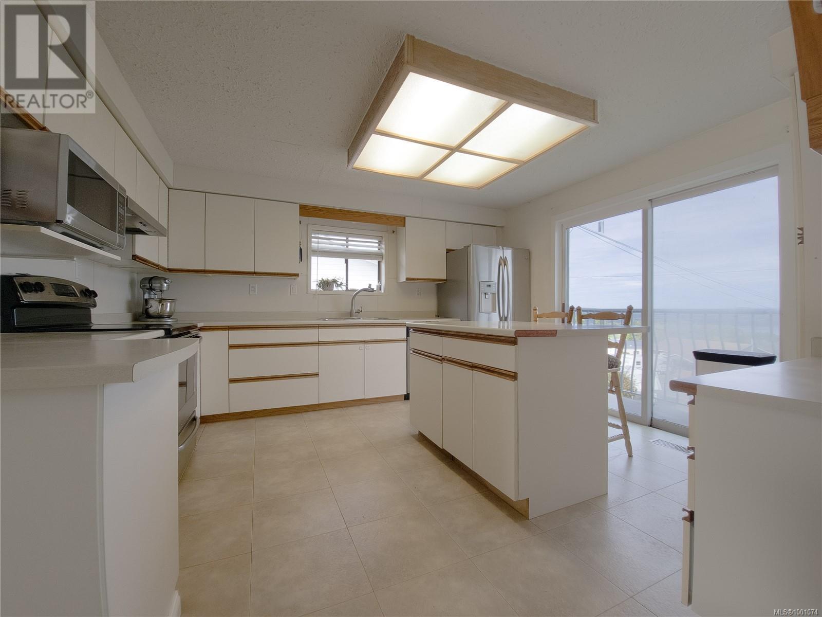 2287 Chelohsin Cres, Port Mcneill, British Columbia  V0N 2R0 - Photo 19 - 1001074