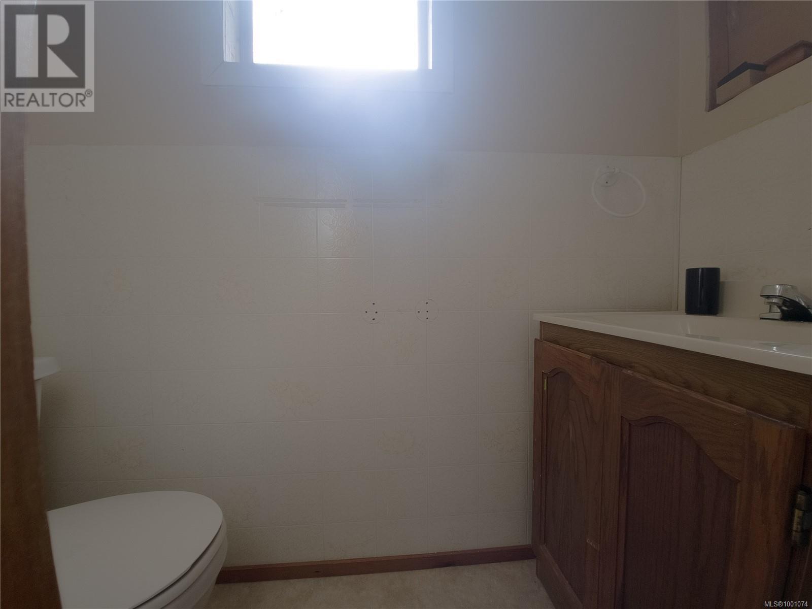 2287 Chelohsin Cres, Port Mcneill, British Columbia  V0N 2R0 - Photo 23 - 1001074