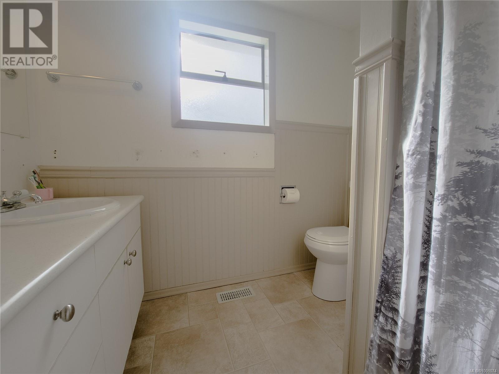 2287 Chelohsin Cres, Port Mcneill, British Columbia  V0N 2R0 - Photo 29 - 1001074