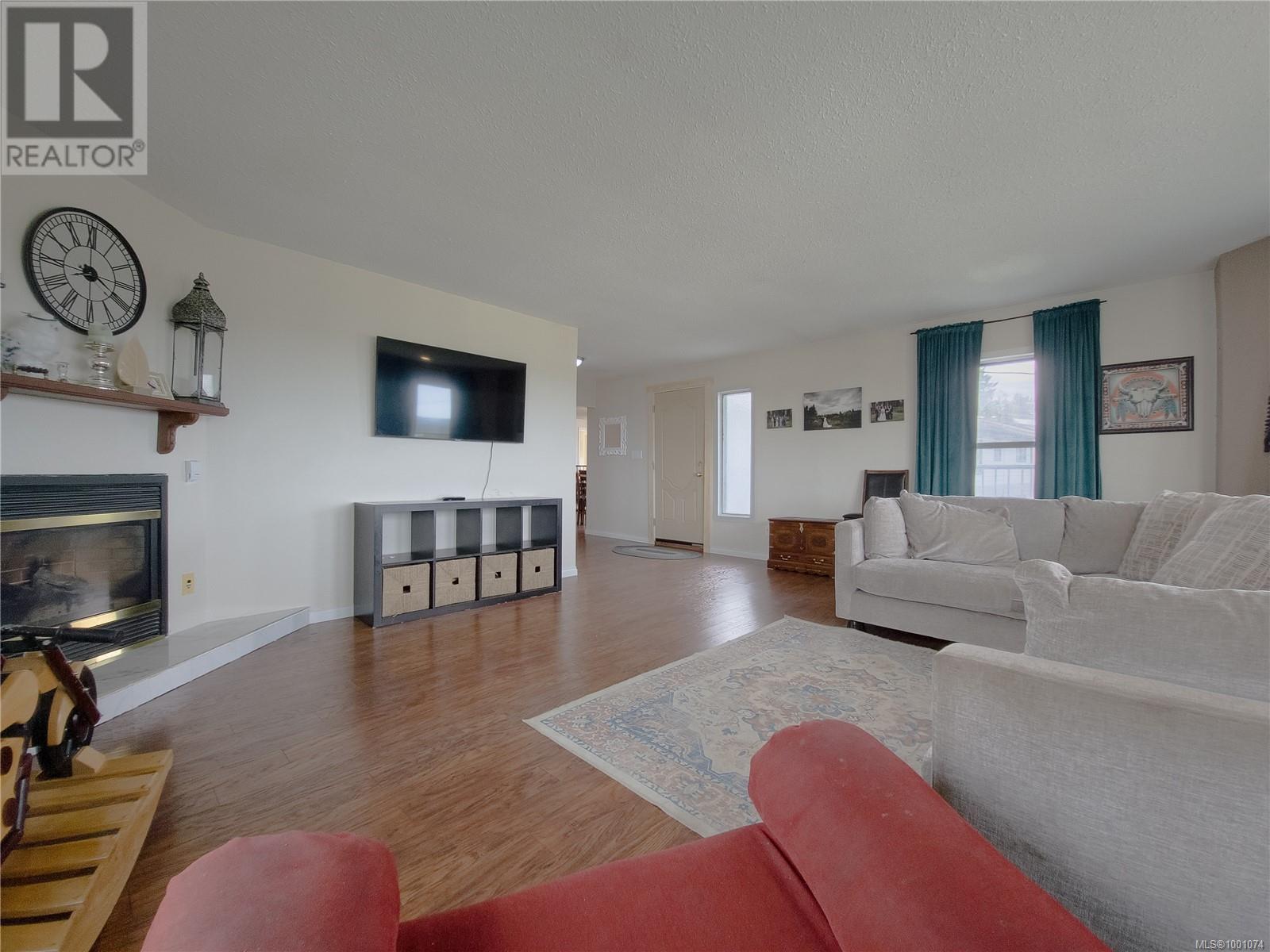 2287 Chelohsin Cres, Port Mcneill, British Columbia  V0N 2R0 - Photo 5 - 1001074