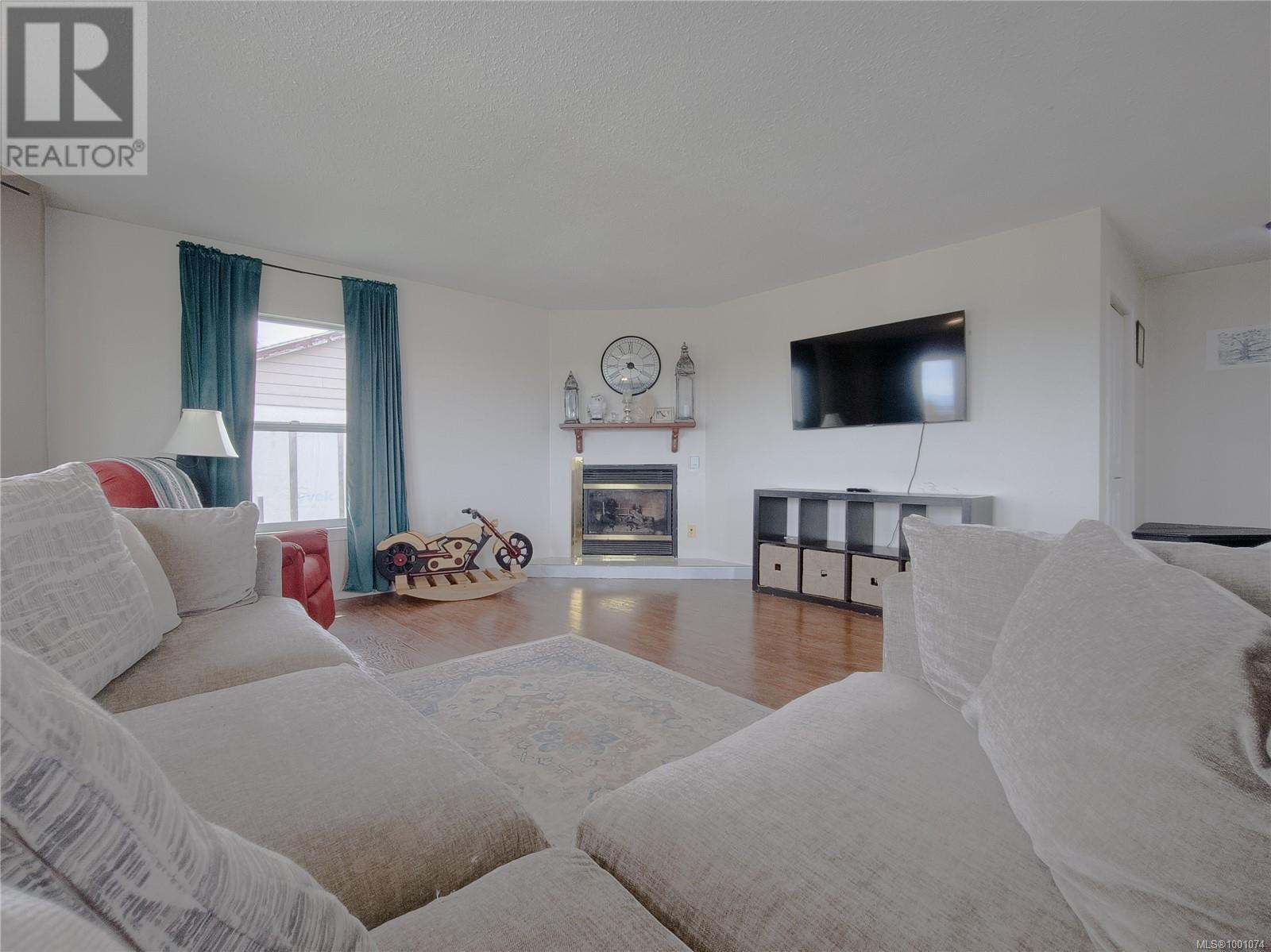 2287 Chelohsin Cres, Port Mcneill, British Columbia  V0N 2R0 - Photo 6 - 1001074