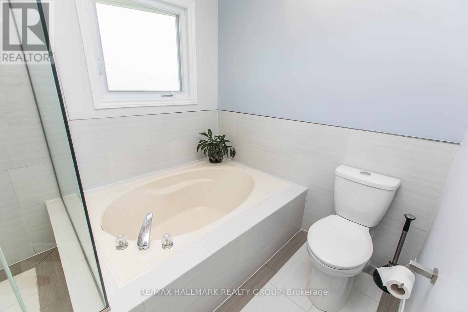 382 Pauline Charron Place, Ottawa, Ontario  K1L 8L6 - Photo 29 - X12171754