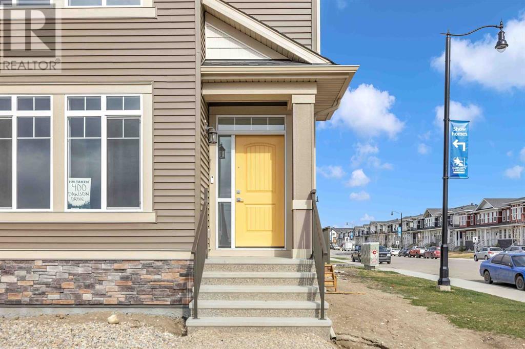 Property at 400 DAWSON Drive image 4