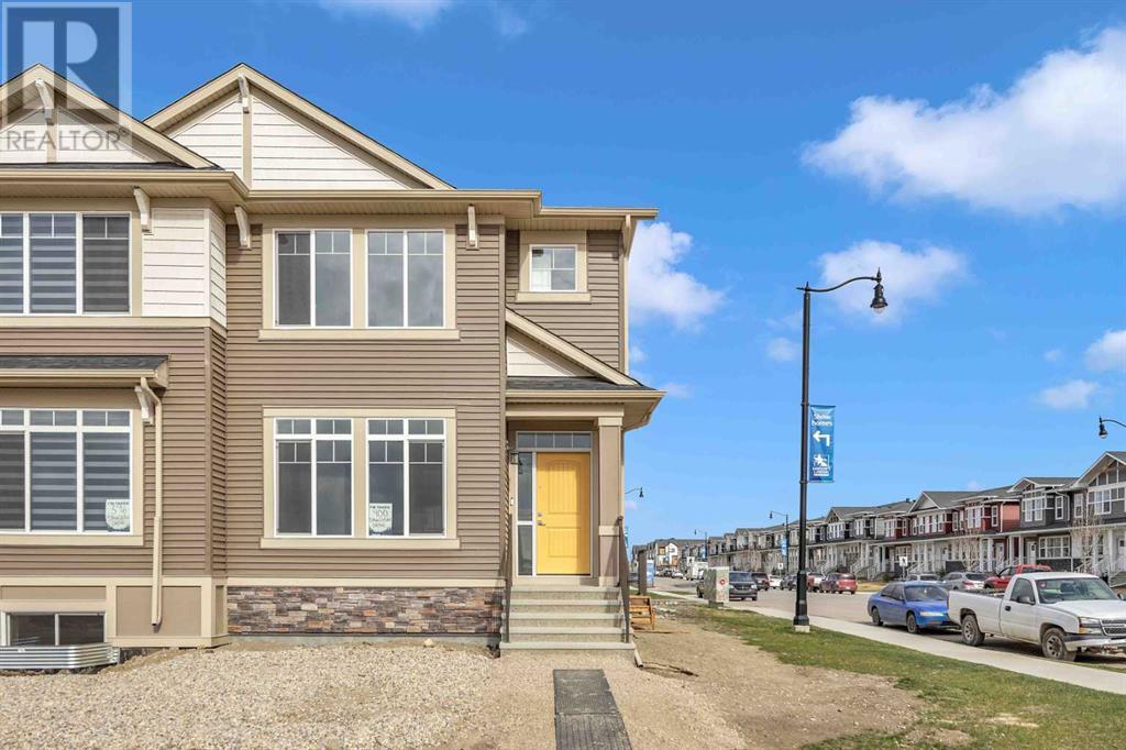 Property at 400 DAWSON Drive image 3