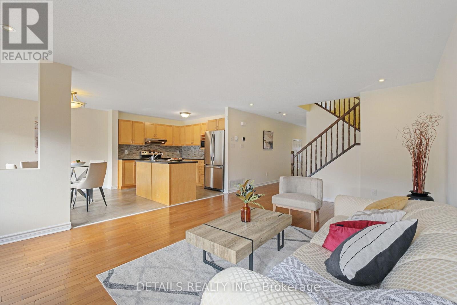 404 Abbeydale Circle, Ottawa, Ontario  K2K 0E8 - Photo 6 - X12046489