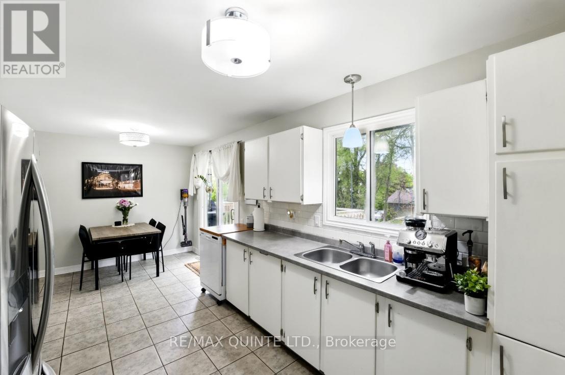 28 Radeski Street, Quinte West, Ontario  K8V 6B5 - Photo 15 - X12171780