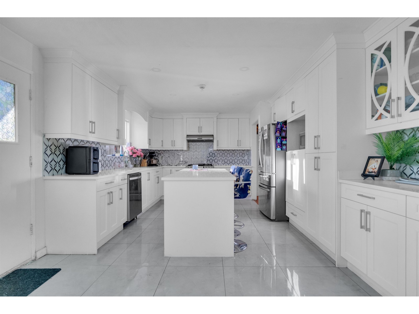 Property at 8591 150 STREET image 5