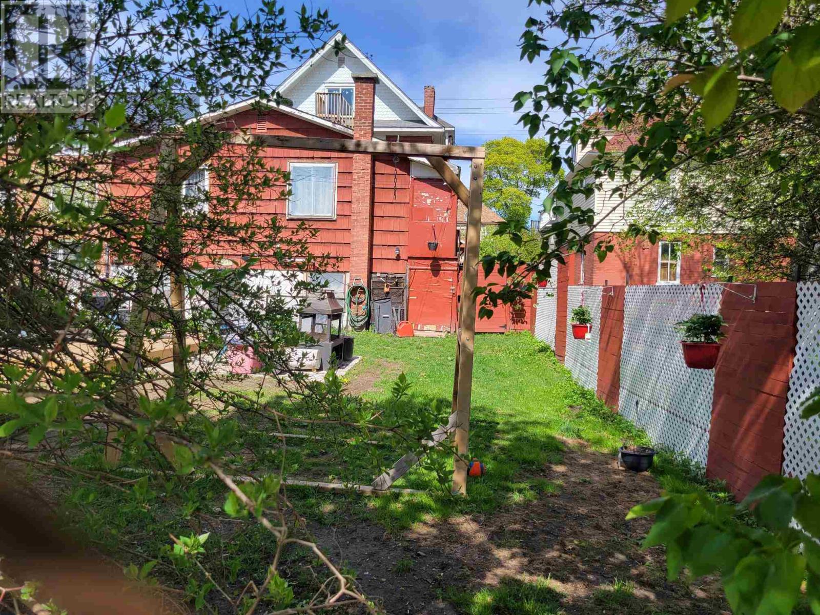 635 Wellington St E, Sault Ste. Marie, Ontario  P6A 2M6 - Photo 9 - SM250503