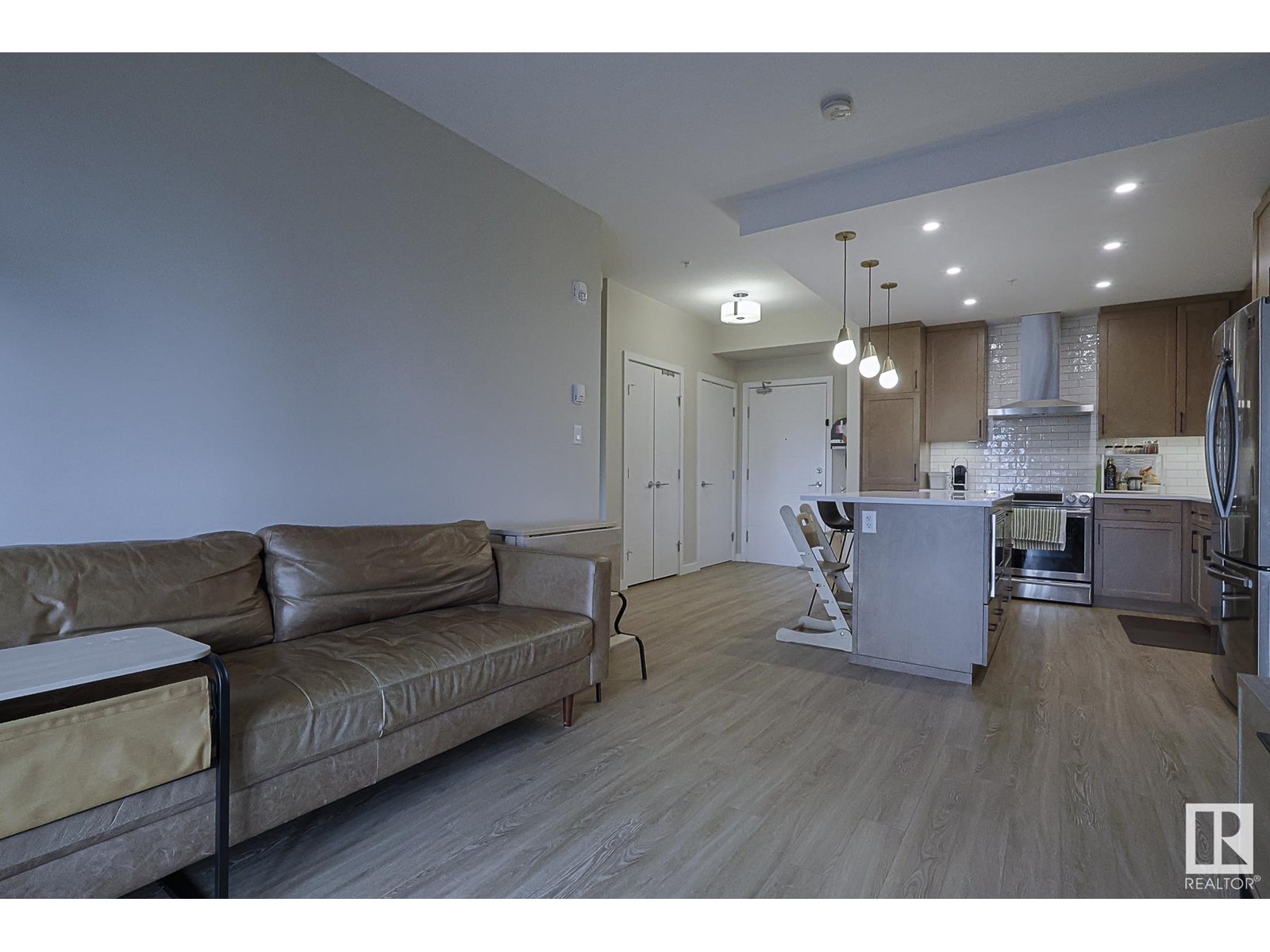 Property at #426 1154 ADAMSON DR SW image 4