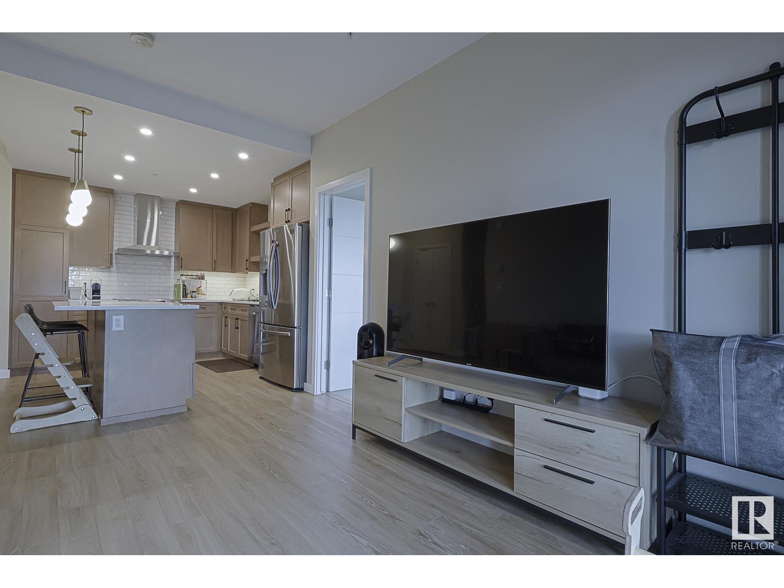 Property at #426 1154 ADAMSON DR SW image 5