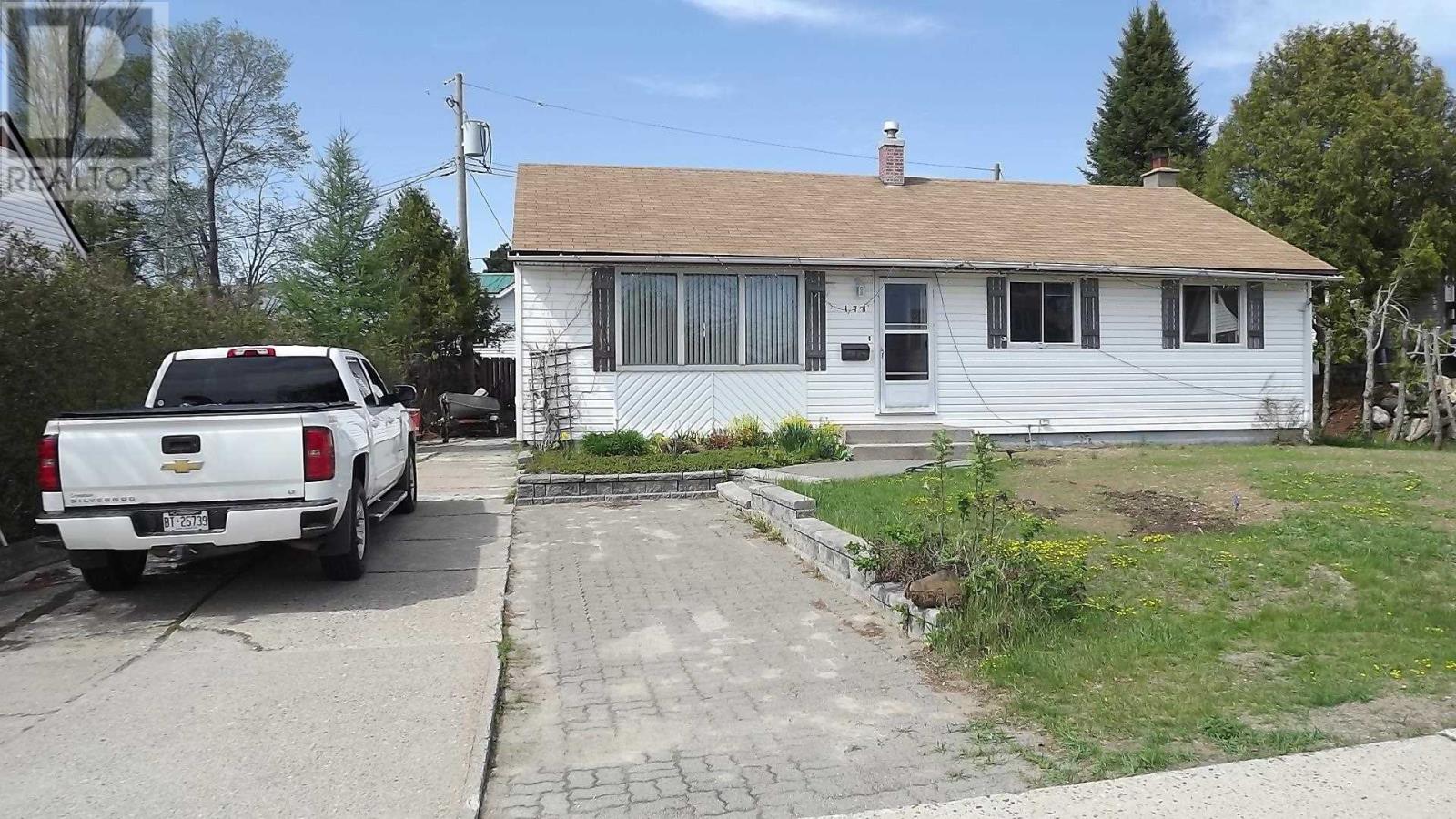 178 Hillside Dr S, Elliot Lake, Ontario  P5A 1N3 - Photo 2 - SM251235