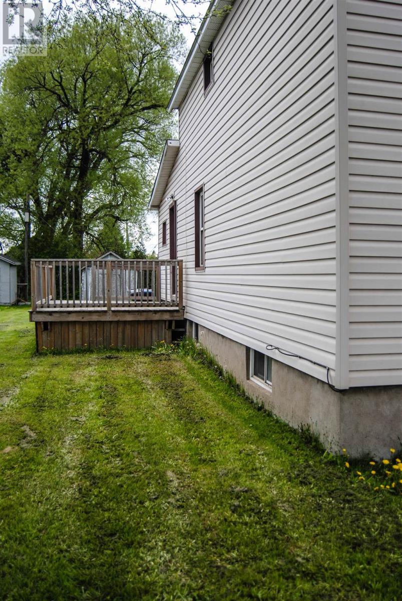 299 Goulais, Sault Ste Marie, Ontario  P6C 5A2 - Photo 5 - SM251239
