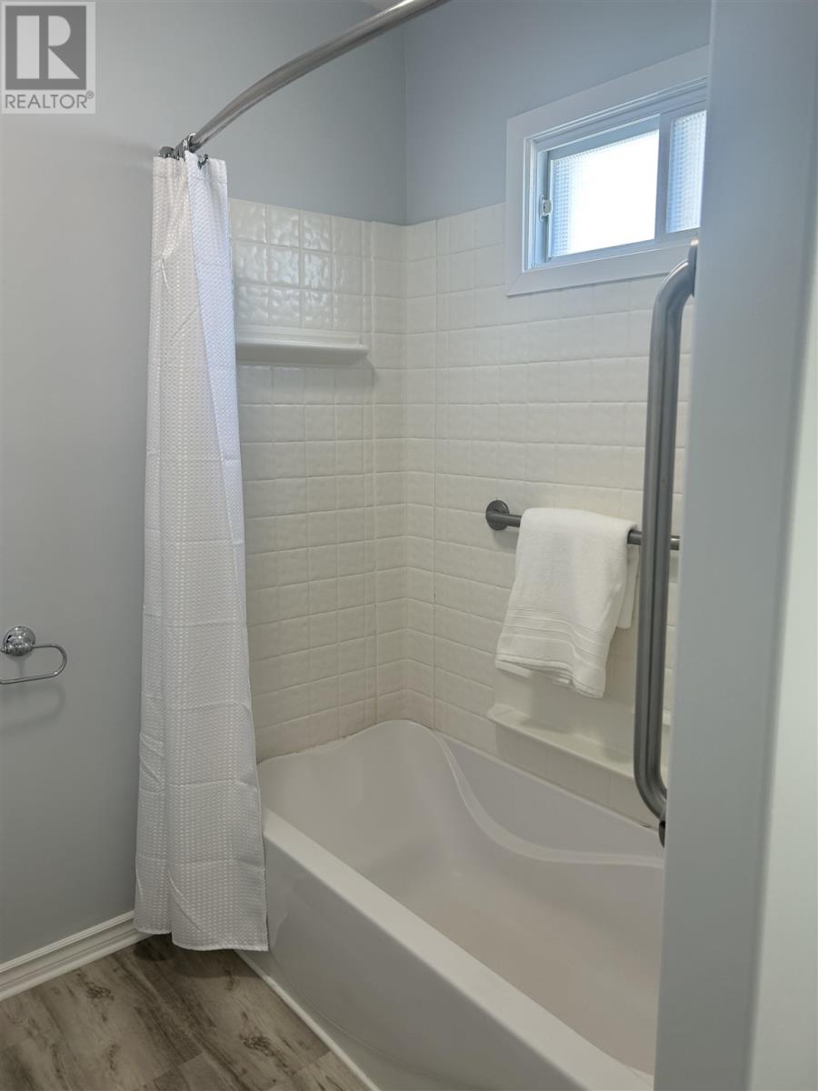 484 Morin St, Sault Ste. Marie, Ontario  P6C 3E9 - Photo 10 - SM251236