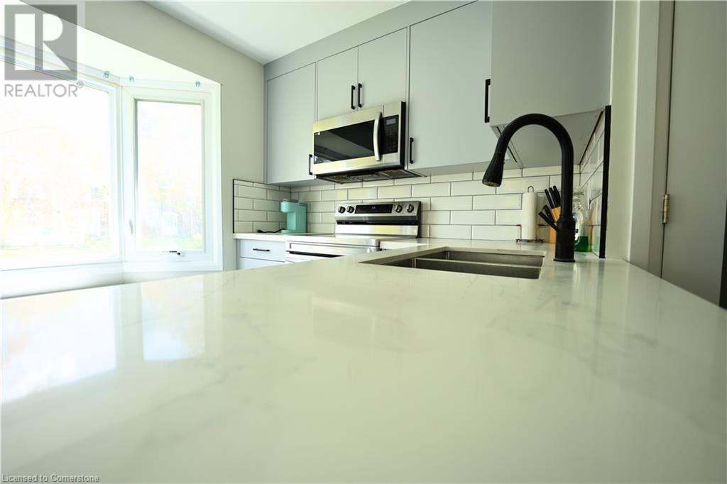 136 Jansen Avenue, Kitchener, Ontario  N2A 2L7 - Photo 6 - 40727237