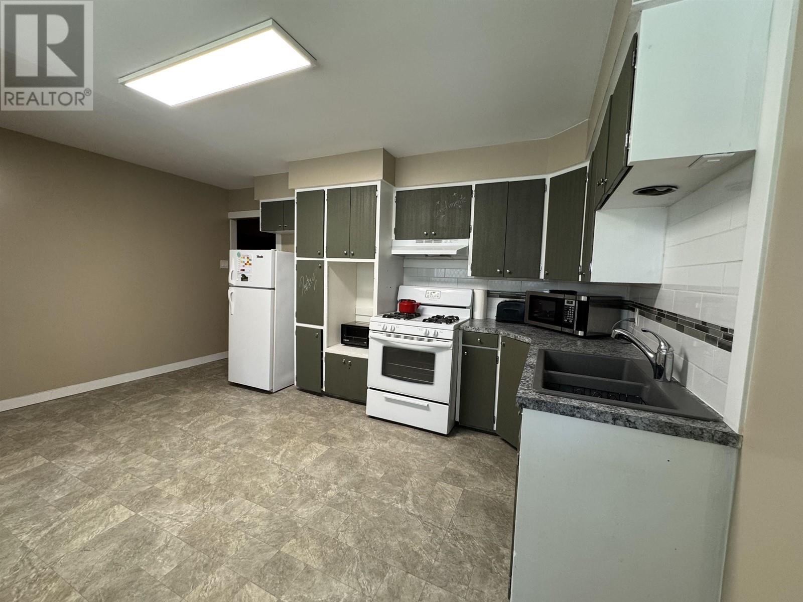 Property at 1125 TOWER CRESCENT image 3