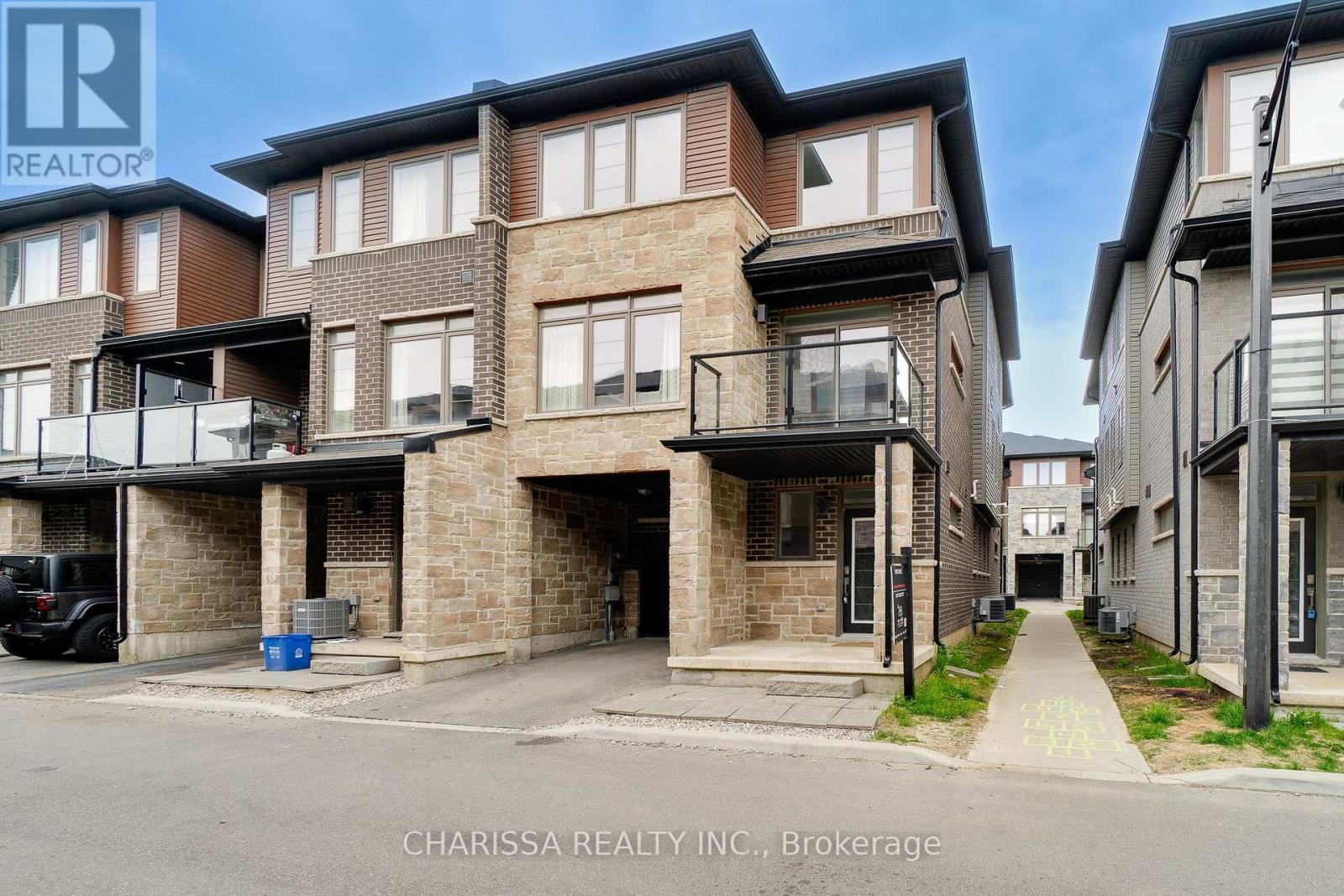 122 - 30 Times Square Boulevard, Hamilton (Stoney Creek Mountain), Ontario  L8J 0M1 - Photo 3 - X12149694