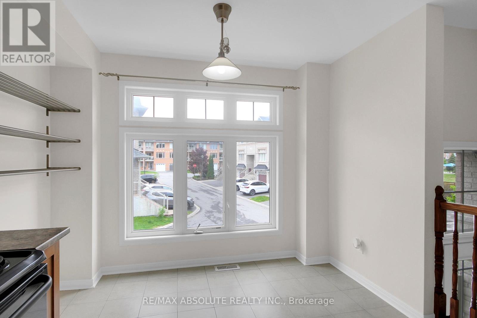 243 Stroget Private, Ottawa, Ontario  K2E 0A9 - Photo 13 - X12171813