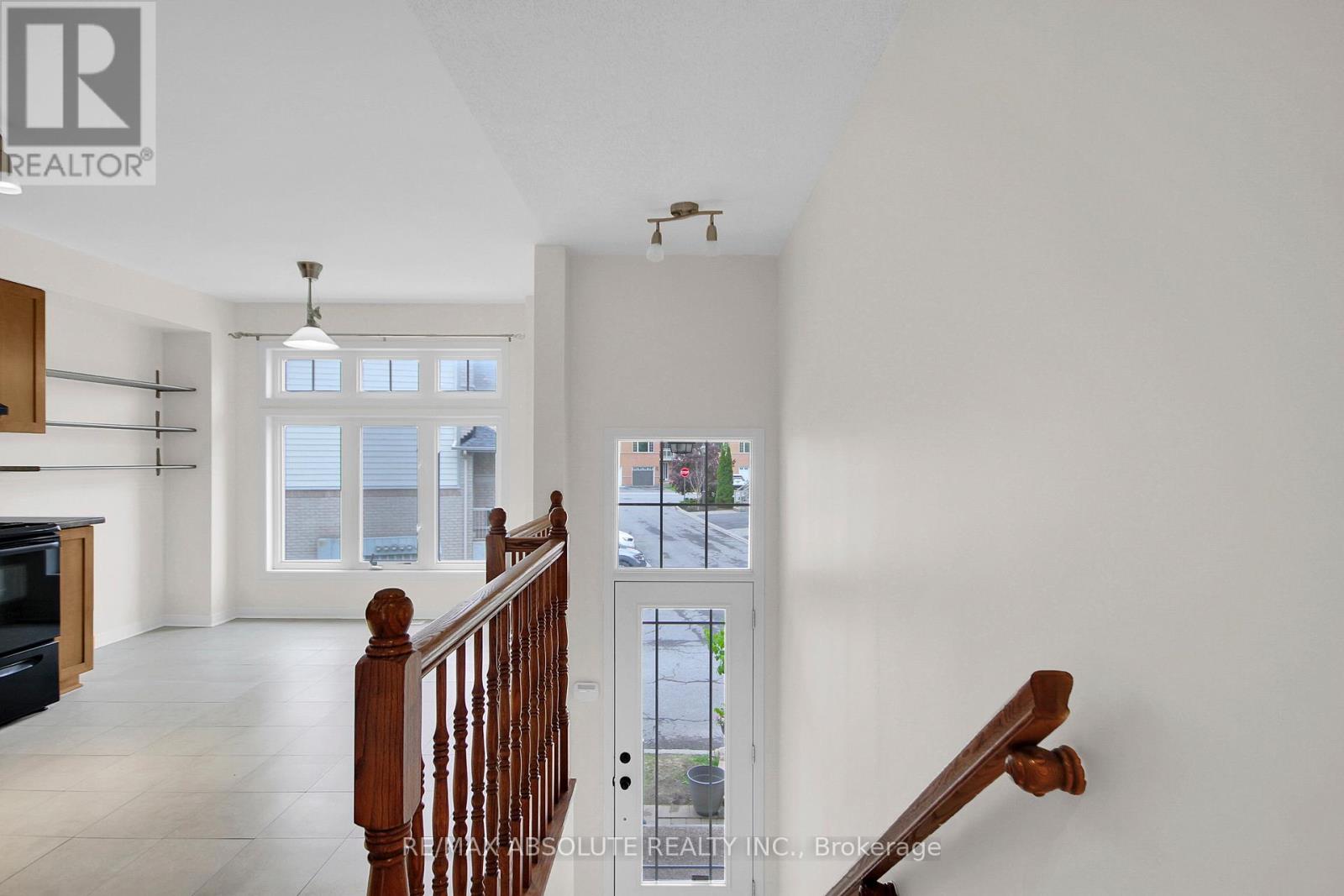 243 Stroget Private, Ottawa, Ontario  K2E 0A9 - Photo 6 - X12171813