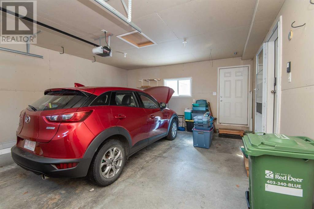 2308 Danielle Drive, Red Deer, Alberta  T4R 2Z8 - Photo 5 - A2202704