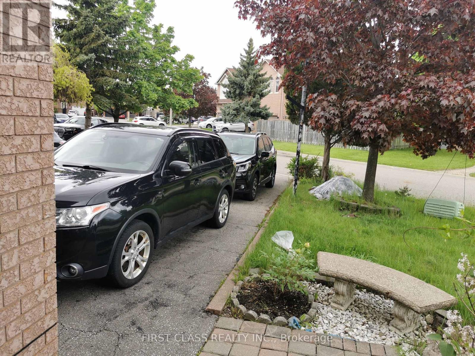2nd Primary Bedroom - 1300 Wesson Court, Mississauga, Ontario  L5V 2E6 - Photo 2 - W12171802