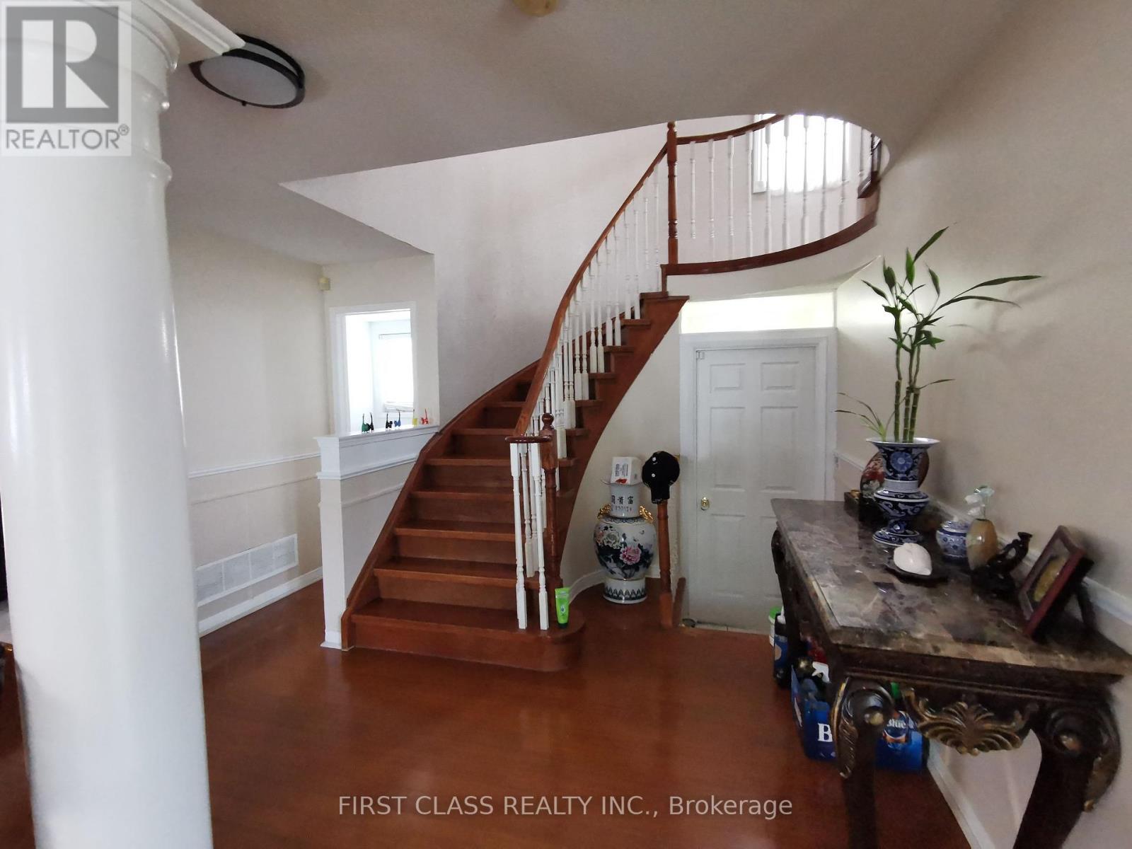2nd Primary Bedroom - 1300 Wesson Court, Mississauga, Ontario  L5V 2E6 - Photo 3 - W12171802