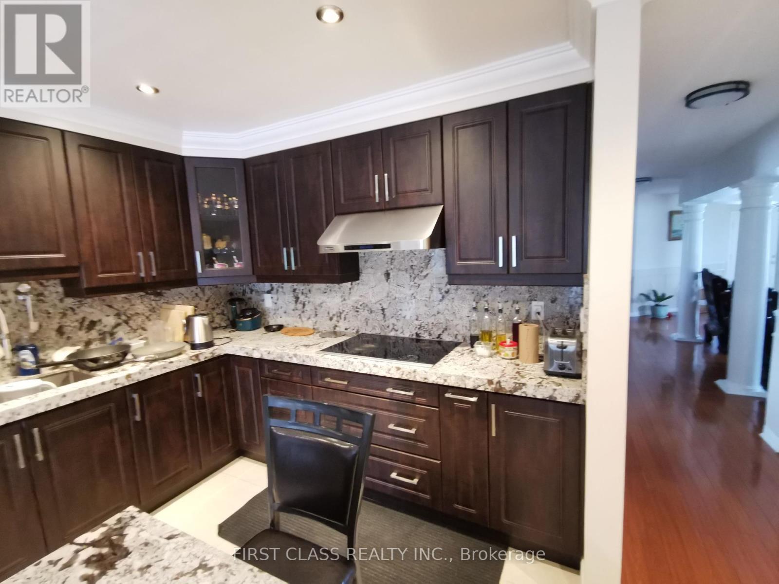 2nd Primary Bedroom - 1300 Wesson Court, Mississauga, Ontario  L5V 2E6 - Photo 4 - W12171802