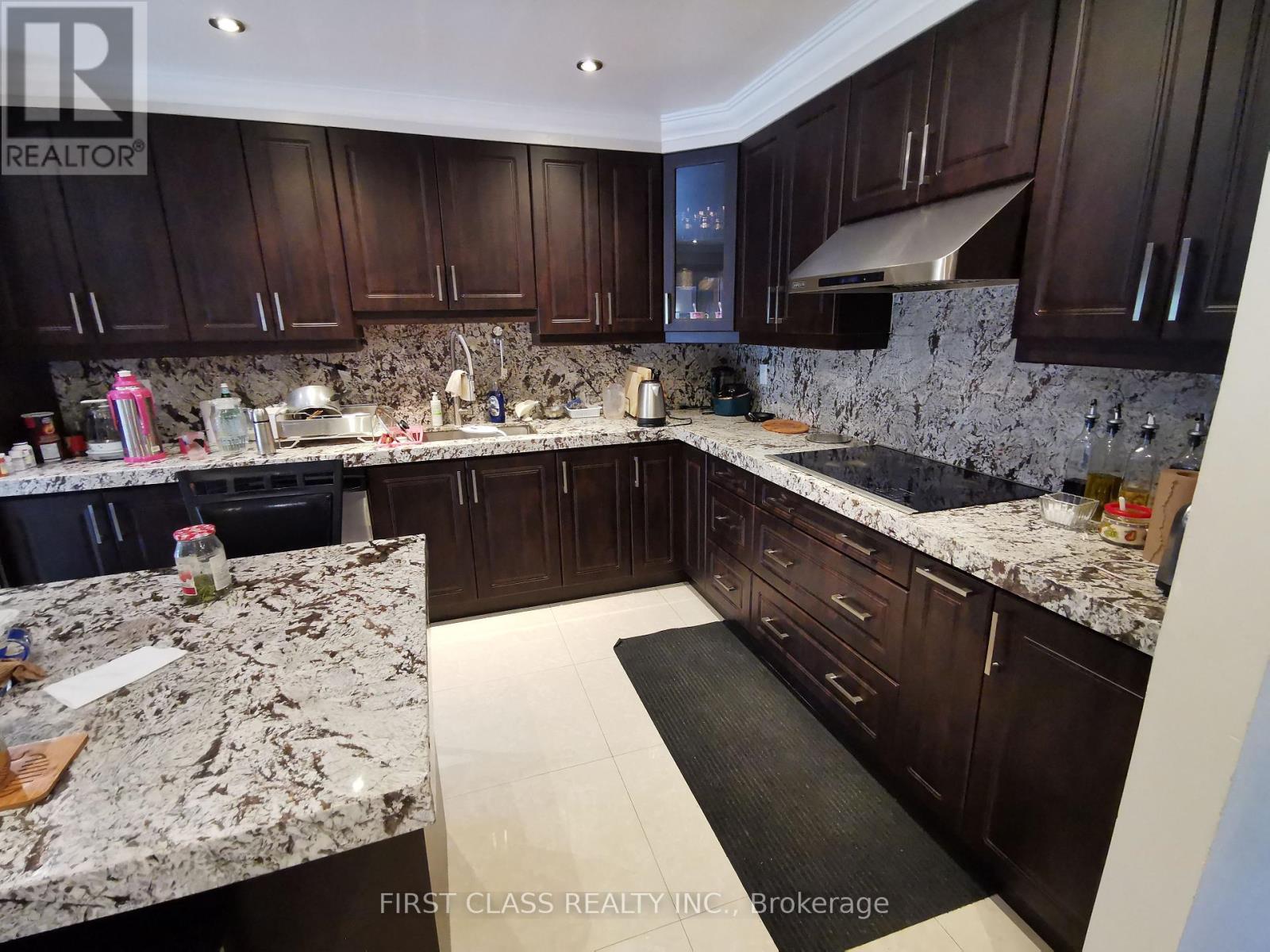 2nd Primary Bedroom - 1300 Wesson Court, Mississauga, Ontario  L5V 2E6 - Photo 5 - W12171802