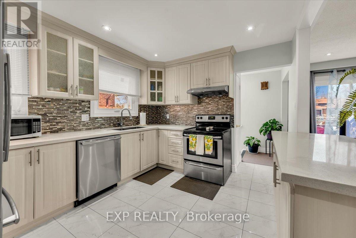 135 Mill Street N, Brampton, Ontario  L6X 2P1 - Photo 1 - W12171812