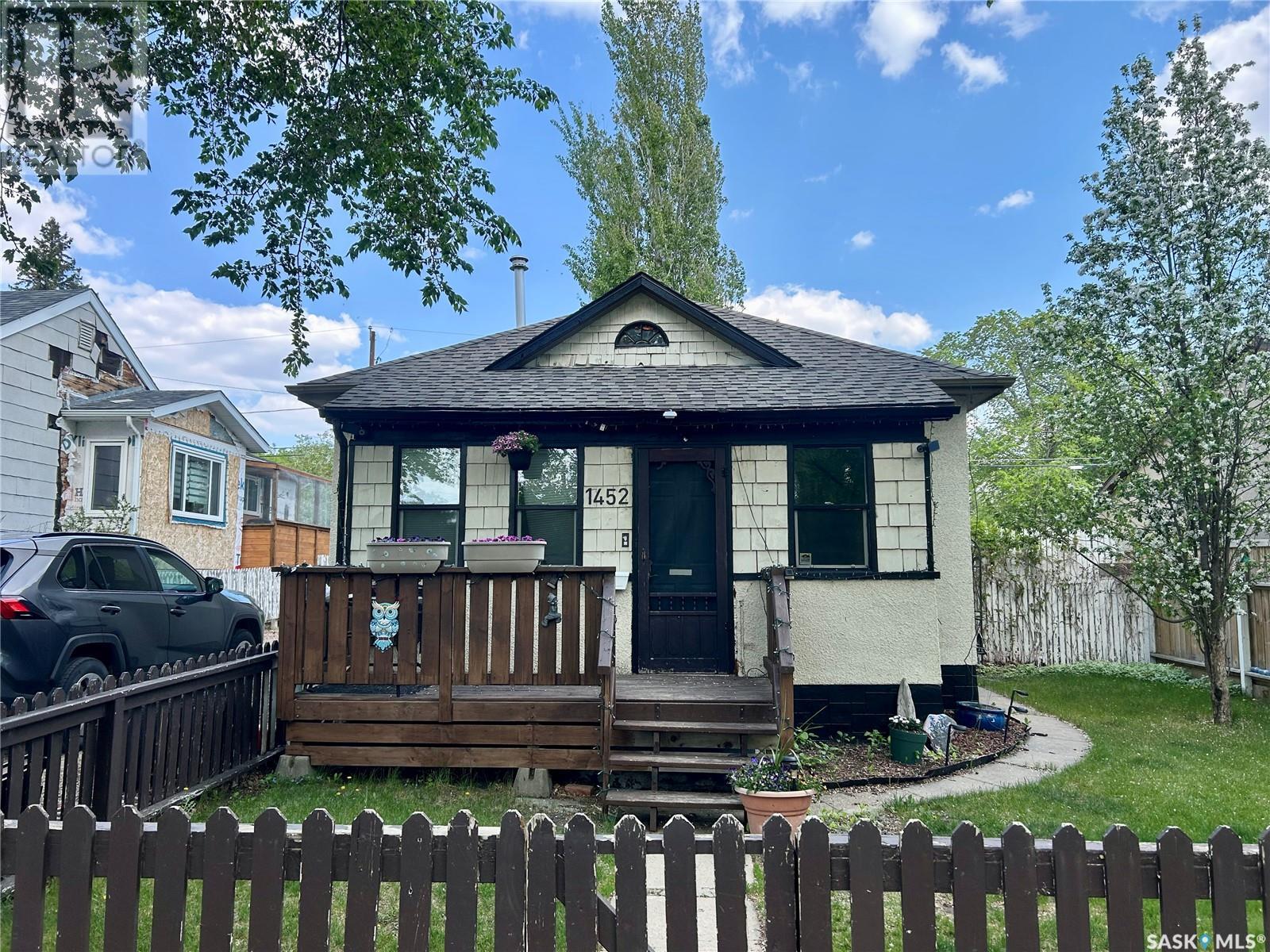 1452 103rd STREET, North Battleford, Saskatchewan
