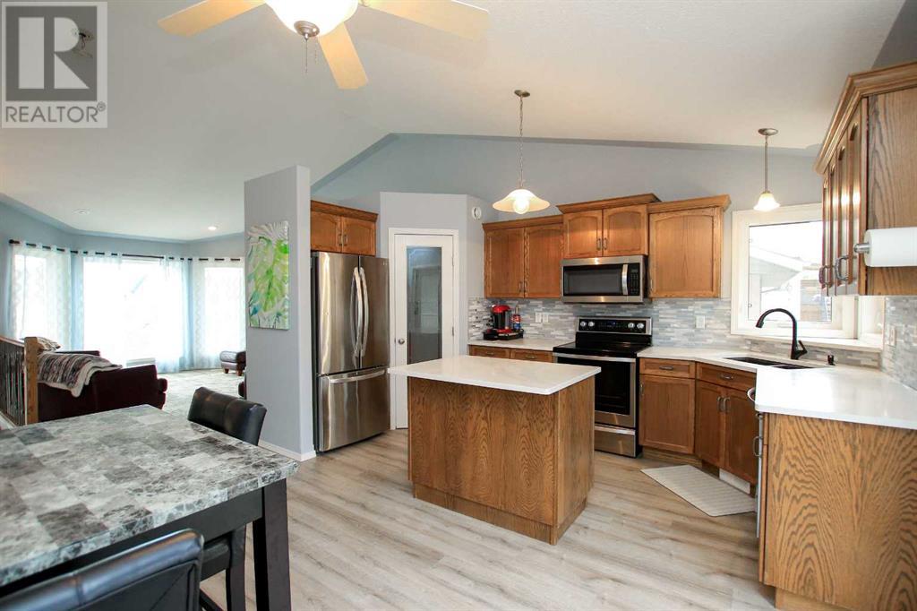 9 Lyon Crescent, Sylvan Lake, Alberta  T4S 2M6 - Photo 11 - A2219326