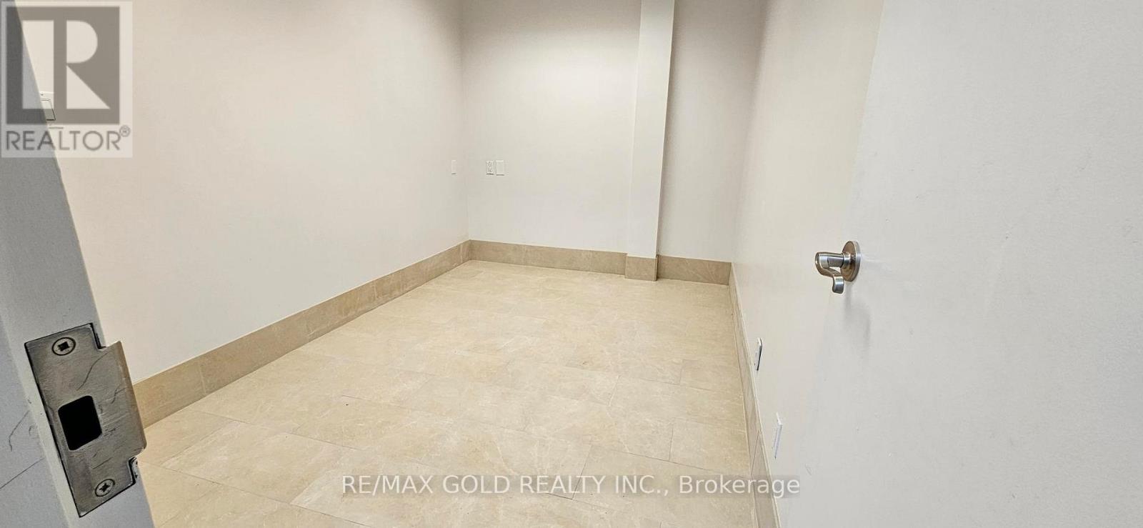 B 11 - 490 Dutton Drive, Waterloo, Ontario  N2L 6H7 - Photo 5 - X12169057
