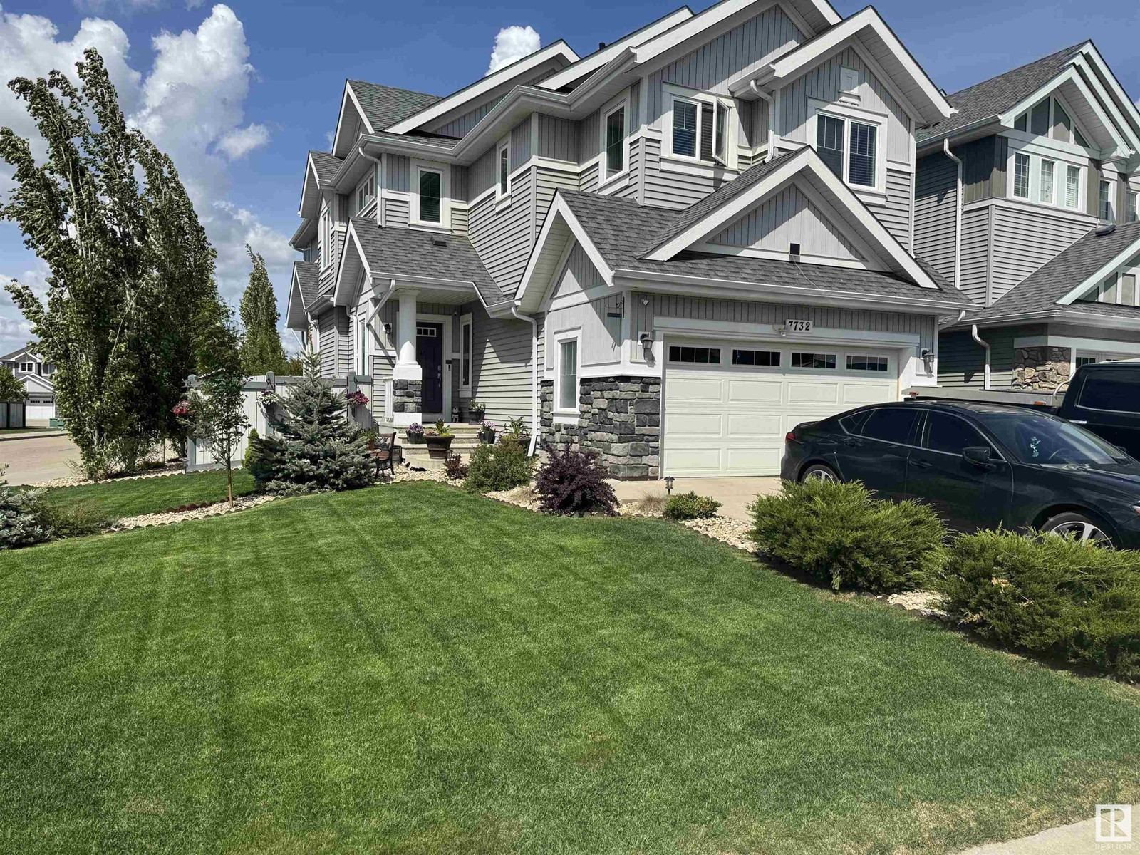 Property at 7732 19 AV SW image 4