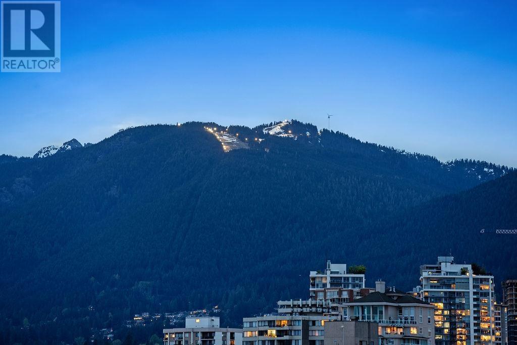 1904 145 St. Georges Avenue, North Vancouver, British Columbia  V7L 3G8 - Photo 6 - R3000554