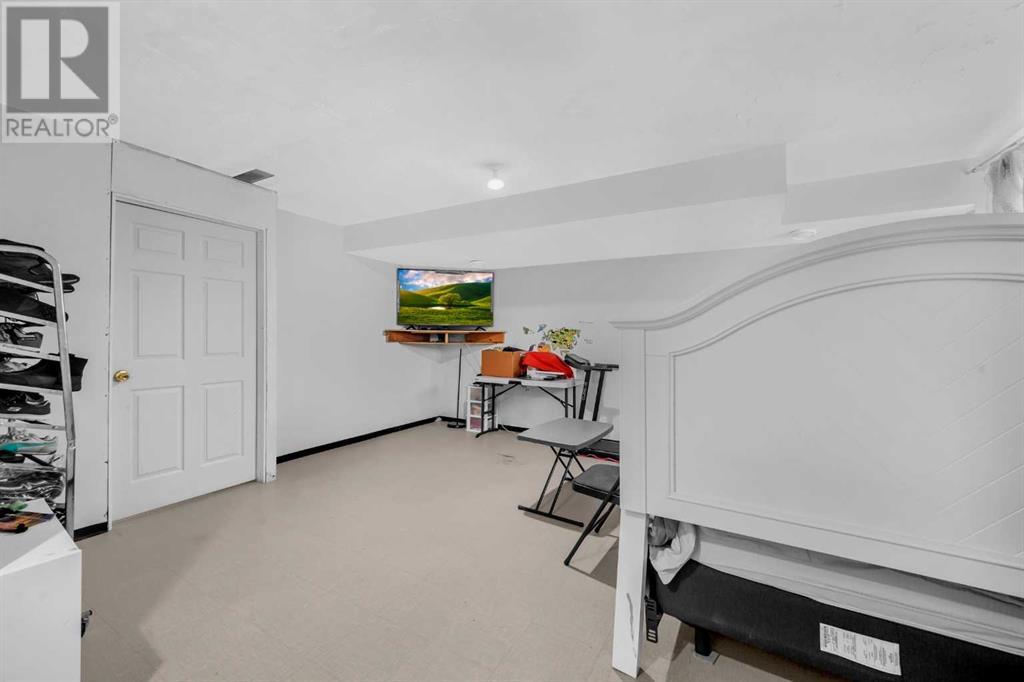 220 Savanna Road Ne, Calgary, Alberta  T3J 0V9 - Photo 31 - A2220547