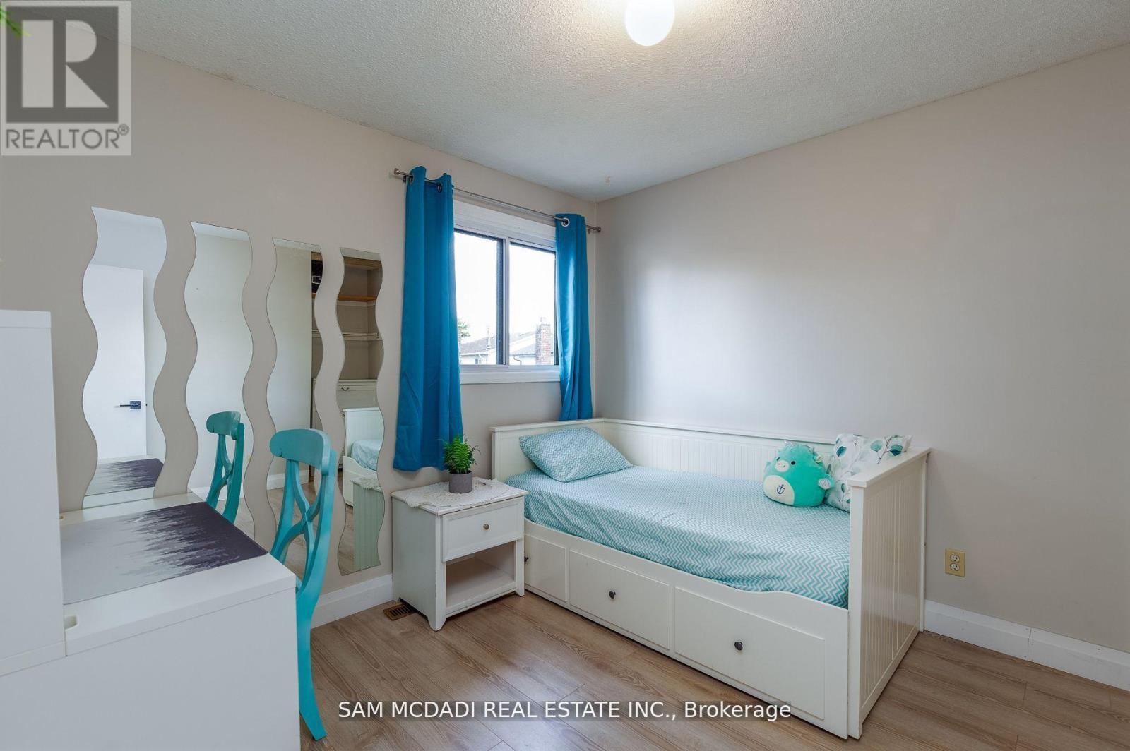 4043 Pavillion Court, Mississauga, Ontario  L5B 2V9 - Photo 18 - W12171834