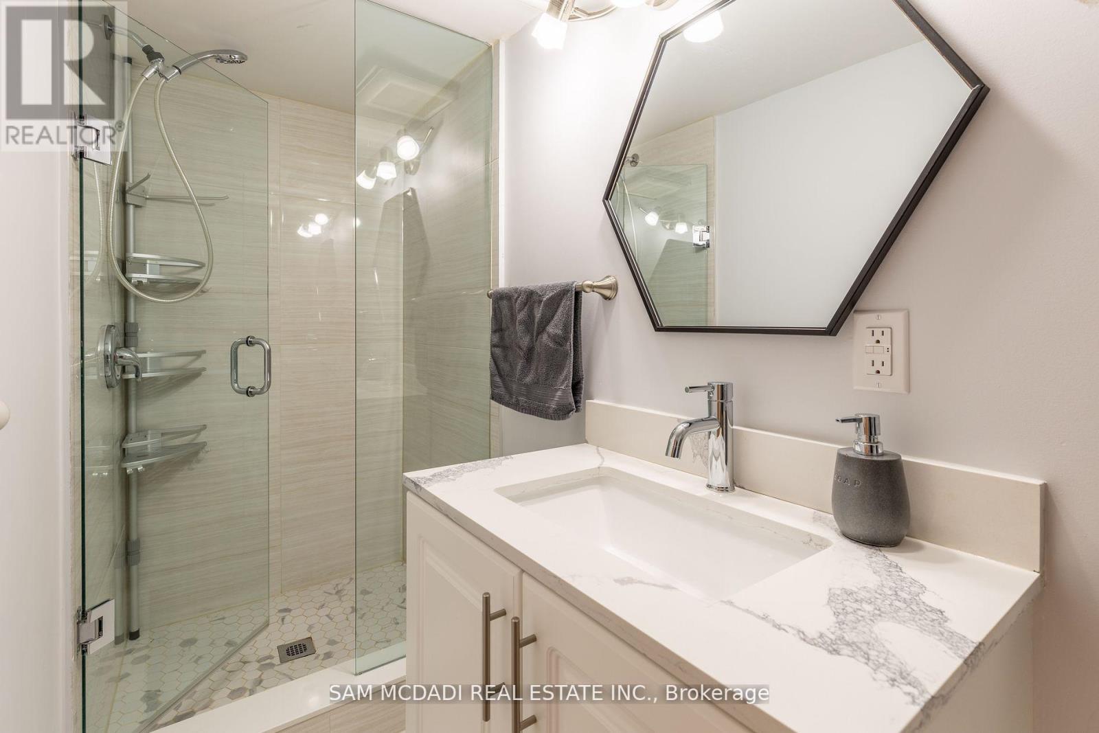 4043 Pavillion Court, Mississauga, Ontario  L5B 2V9 - Photo 31 - W12171834