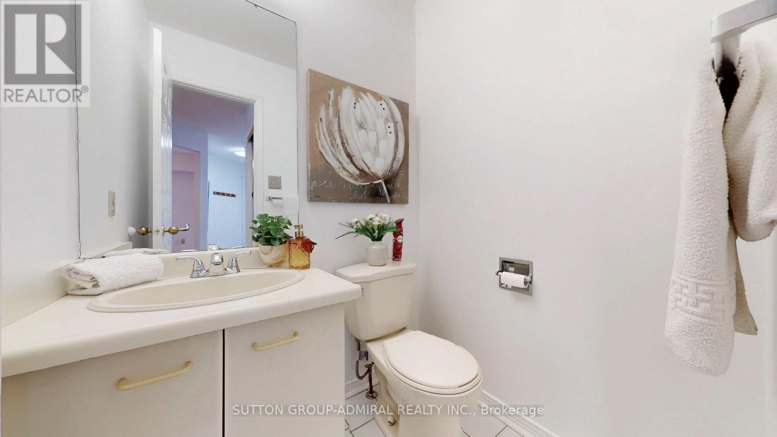 27 Thornbury Circle, Vaughan, Ontario  L4J 5C1 - Photo 10 - N12170720