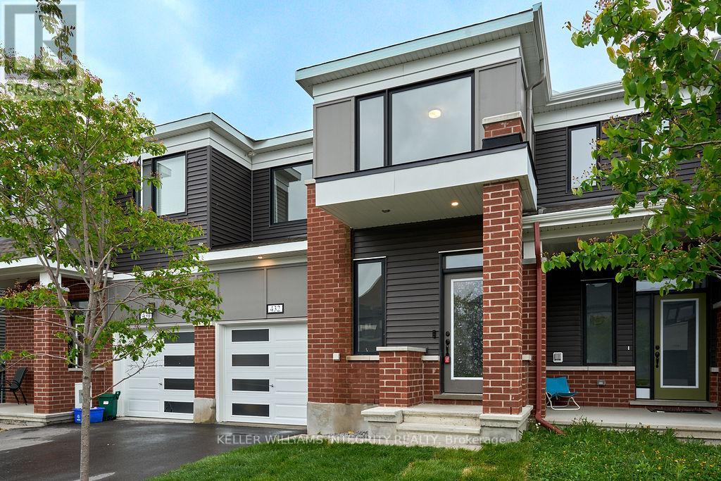 432 Cope Drive, Ottawa, Ontario  K2S 1B6 - Photo 4 - X12171838