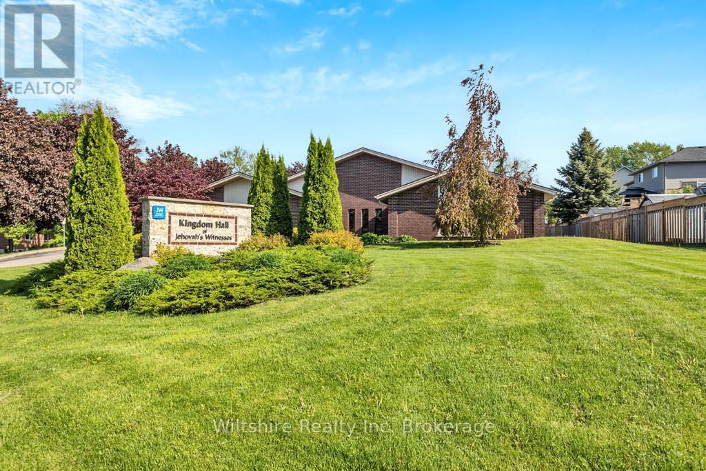 239 Ossian Terrace, Ingersoll, Ontario  N5C 3J2 - Photo 2 - X12171836