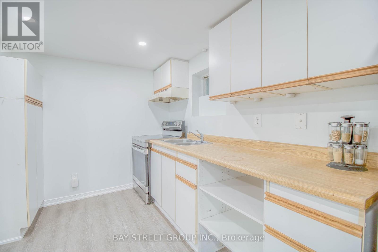 Basement #2 - 65 Davis Road, Aurora, Ontario  L4G 2B4 - Photo 4 - N12171842
