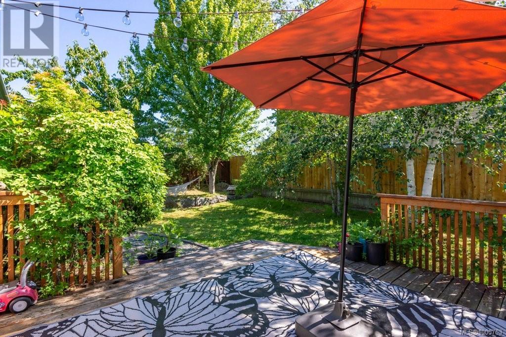Property at 1001 Shellbourne Blvd image 3